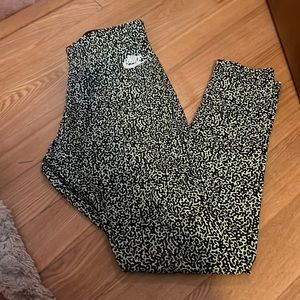 Nike leggings